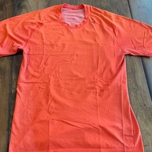 Lululemon orange short sleeve shirt